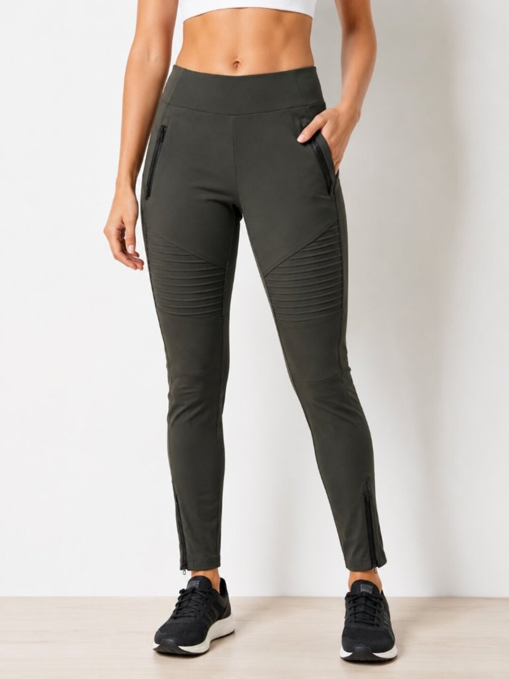 Athleta Headlands Hybrid Moto Tight Black Size 6 Hiking Travel Pants Dark Olive